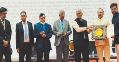 Sri Srivastava conferred Best Dean Student Welfare Award