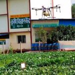 ड्रोन से स्प्रे का प्रदर्शन