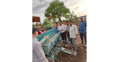रेज्ड बेड तकनीक अपनायें किसान : श्री चौहान