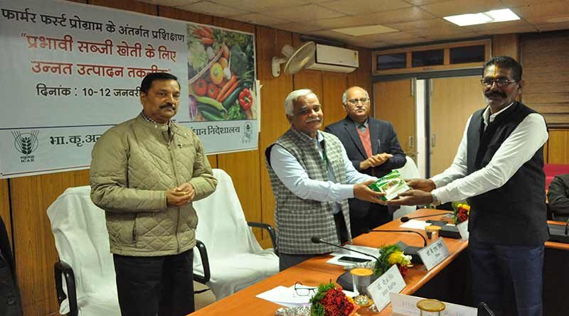 जबलपुर में सब्जी उत्पादन तकनीक पर प्रशिक्षण एवं सब्जी बीज वितरण संपन्न