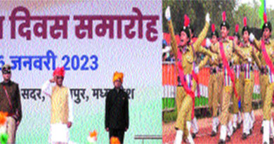 मुख्यमंत्री ने जबलपुर में ध्वजारोहण कर सलामी ली