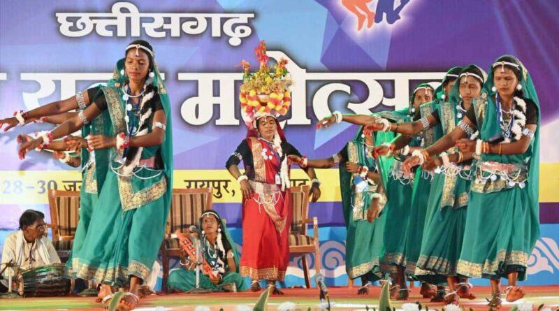 छत्तीसगढ़ युवा महोत्सव में रायगढ़ के प्रतिभागियों ने जीते 7 मेडल