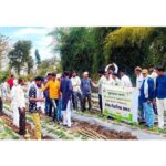 शैक्षणिक भ्रमण में किसानों को बताई खेती की नई तकनीक
