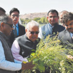 राजस्थान में राज्यपाल ने कृषि विश्वविद्यालय में चल रही विभिन्न परियोजनाओं का अवलोकन किया`