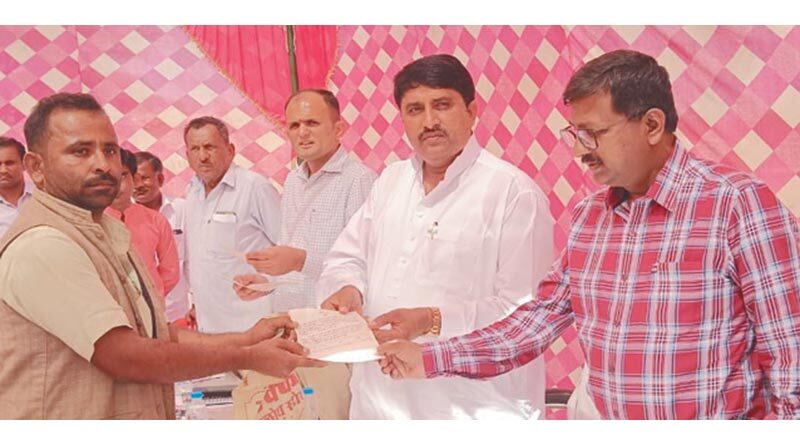 राजस्थान में अल्पसंख्यक मंत्री ने नहरी क्षेत्र का दौरा कर किसानों की सुनी परिवेदनाएं