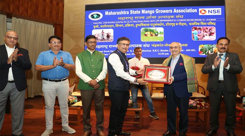 नादिर गोदरेज को महाराष्ट्र राज्य आम उत्पादक संघ द्वारा सम्मानित किया गया
