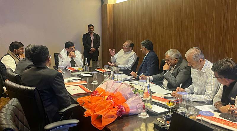 सीएम मोहन यादव ने गुजरात में दुग्ध उत्पादकों के साथ की बैठक, डेयरी किसानों के मुद्दों पर की चर्चा