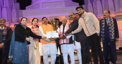 मध्य प्रदेश ग्रामोद्योग विभाग की झांकी को मिला द्वितीय पुरस्कार