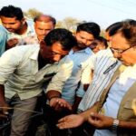 डॉ. शाह ने ओलावृष्टि से प्रभावित फसलों का किया निरीक्षण