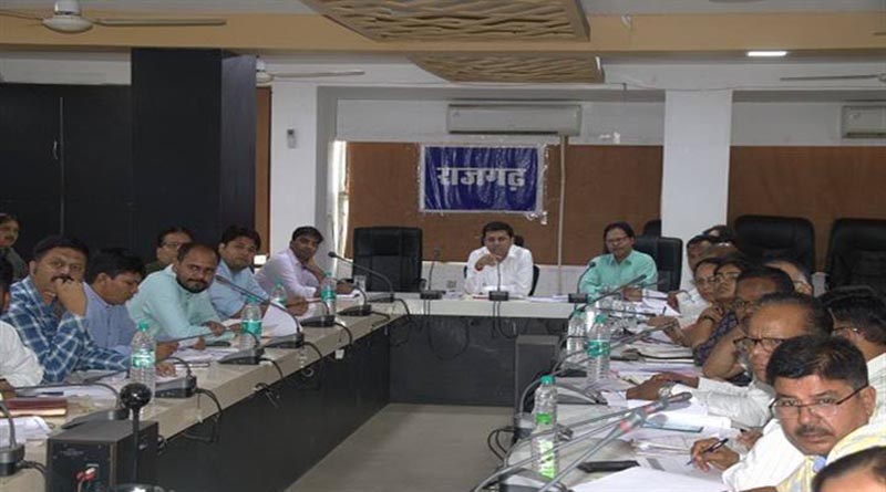 नामांतरण, सीमाकंन, बंटवारा के प्रकरणों का प्राथमिकता से निराकरण करें-कलेक्टर राजगढ़