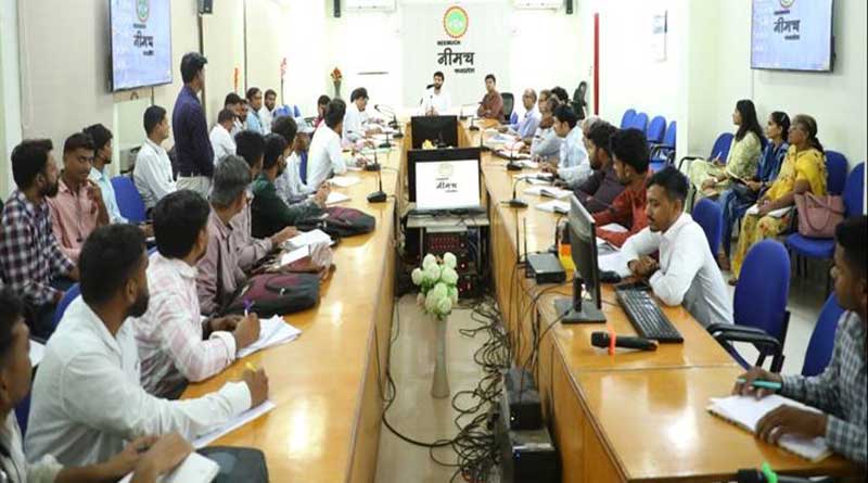 कलेक्टर ने कृषि विभाग की योजनाओं की समीक्षा की