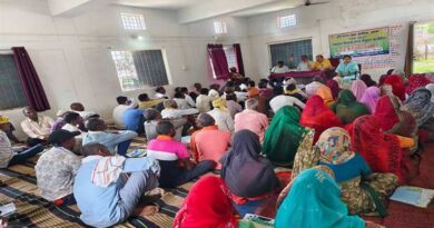 फसल उत्पादन के लिए जैविक कीटनाशकों का उपयोग करें किसान