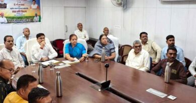 राजस्थान की प्रभारी सचिव ने खेतों में जाकर फसल नुकसान का लिया जायजा, किसानों को राहत देने के दिए निर्देश