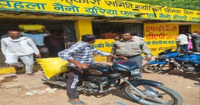 ग्वालियर जिले में टोकन प्रणाली से खाद का वितरण