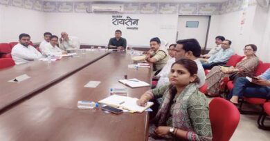 अधिकारी खाद वितरण केंद्रों का सतत भ्रमण करें - कलेक्टर रायसेन