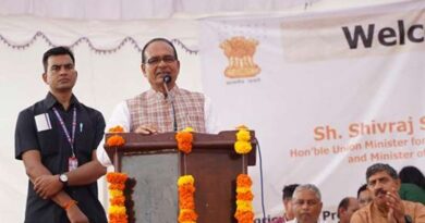 जम्मू के बाढ़ प्रभावित किसानों से मिले कृषि मंत्री शिवराज, बोले- 'किसानों को दुखी और बर्बाद नहीं होने देंगे'