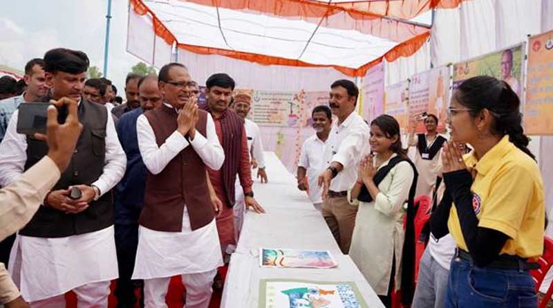 सतना में 27,700 मीट्रिक टन यूरिया की आपूर्ति, केंद्रीय मंत्री बोले - आवश्यकता के अनुसार बढ़ेगी व्यवस्था 