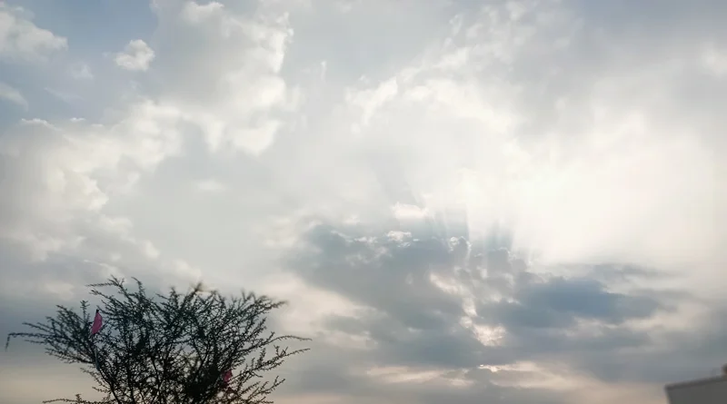 आज का मौसम: पूर्वोत्तर से दक्षिण भारत तक भारी बारिश के आसार, अगले 5 दिन इन राज्यों में होगी जमकर बरसात