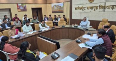 कलेक्टर ने की रासायनिक खाद वितरण की विस्तृत समीक्षा