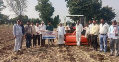 फसल-अवशेष प्रबंधन का किया प्रदर्शन