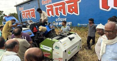 नरवाई प्रबंधन हेतु छोटी बेलर मशीन का लाइव प्रदर्शन