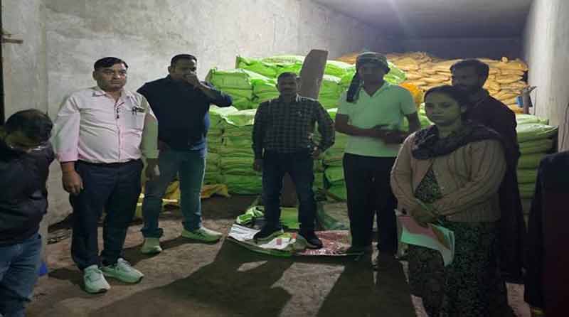 शिवपुरी में डीएपी खाद के 1200 कट्टे जब्त