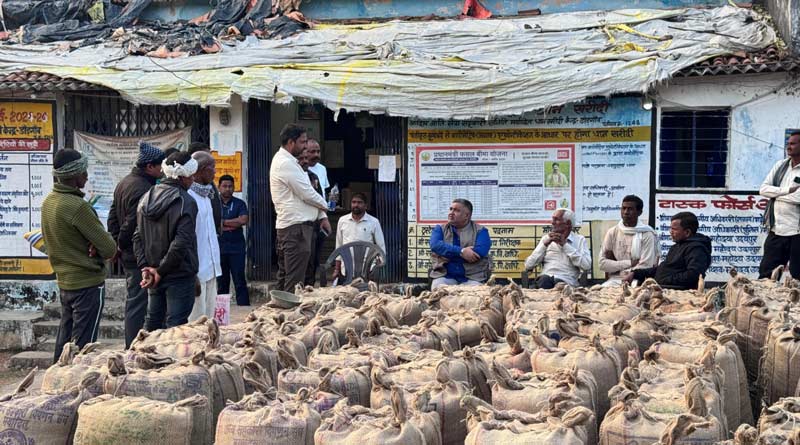 रायपुर: पर्यटन मंत्री ने धान खरीदी केन्द्र डांडगांव का निरीक्षण किया, सुगम और पारदर्शी धान खरीदी के दिए निर्देश