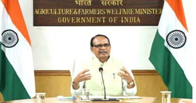 फसल बीमा में गड़बड़ी पर भड़के शिवराज: बोले- 1 रुपए का बीमा क्लेम किसानों के साथ भद्दा मजाक,  अधिकारियों को दी चेतावनी