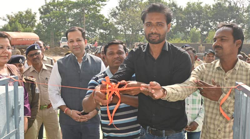 रायपुर : प्रभारी सचिव ने धान उपार्जन केंद्रों का किया औचक निरीक्षण, बोले– किसानों को न हो कोई परेशानी