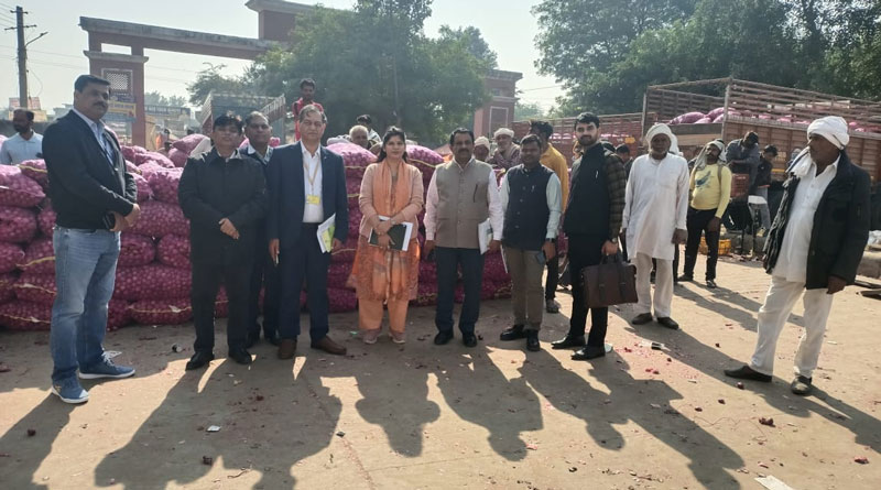 राजस्थान: अलवर में केंद्रीय दल ने खरीफ प्याज का जायजा लिया, किसानों को दी आधुनिक तकनीक अपनाने की सलाह 