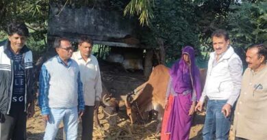 दुग्ध सम्पर्क अभियान के तहत उपसंचालक ने किया गांवों का भ्रमण