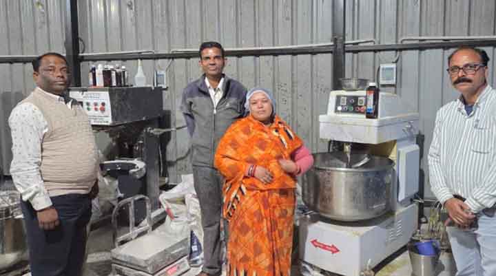 पीएमएफएमई योजना से एवरी डे बेकरी की मालिक बनी रेखा साहू