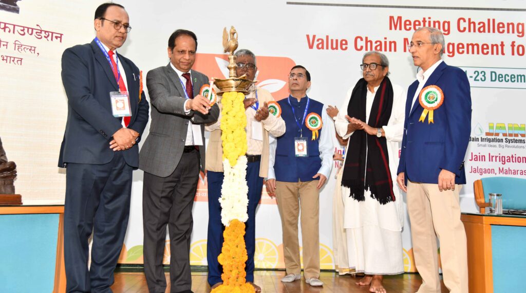 नींबू वर्गीय फलों के लिए मिट्टी के स्वास्थ्य के साथ पानी का प्रबंधन करें – डॉ. हिमांशु पाठक