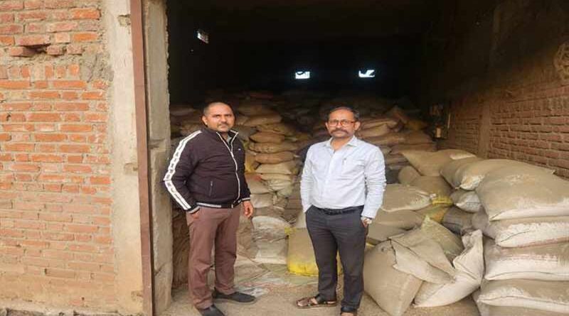 गोदाम में अवैध भंडारित 750 क्विंटल धान निकासी पर रोक