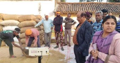 संयुक्त आयुक्त ने किया खरीदी केन्द्र का निरीक्षण  