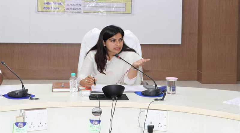 धान खरीदी केंद्रों पर व्यवस्थाएं सुदृढ़ रखें : कलेक्टर सुश्री सोनिया मीना