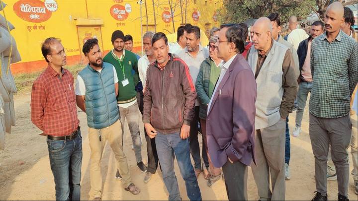 कमिश्नर ने धान खरीदी केन्द्र का किया निरीक्षण