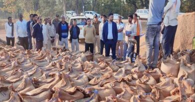 प्रभारी कलेक्टर ने किया धान उपार्जन केंद्रों का किया आकस्मिक निरीक्षण