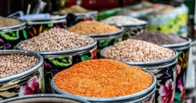 किसानों की समस्याओं को जाना, डीएम ने दिए सख्त निर्देश