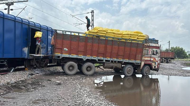 टीकमगढ़ में 2700 टन यूरिया पहुंची: संकट में फंसे किसानों को बड़ी राहत,अब असली परीक्षा वितरण की