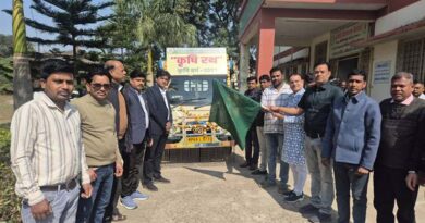 कृषि अधिकारियों के संयुक्त दल ने ग्रामों का किया भ्रमण