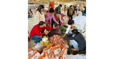छिंदवाड़ा में लगा साप्ताहिक जैविक हाट बाजार