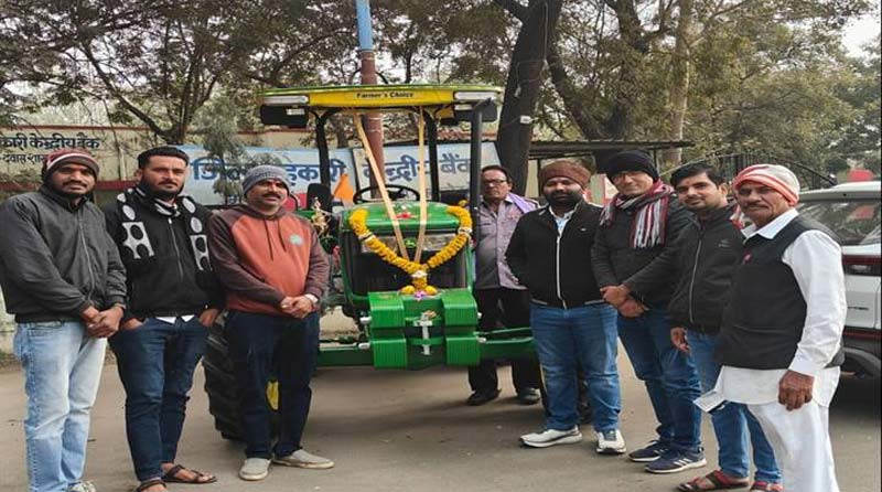 देवास जिले में सहकारी बैंक द्वारा किसानों को कृषि यंत्रों के लिए ऋण वितरण