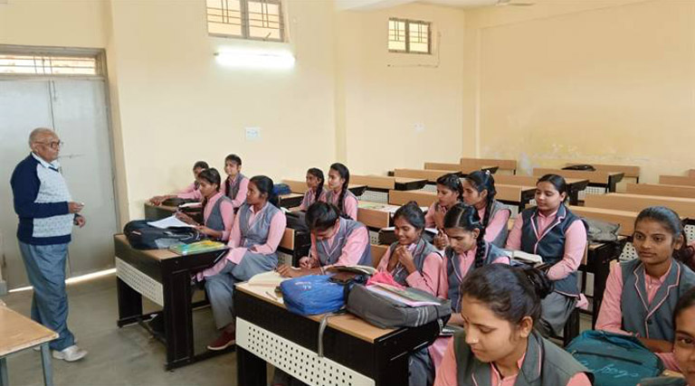 कटनी जिले में विद्यार्थियों को जैविक खेती का प्रशिक्षण दिया