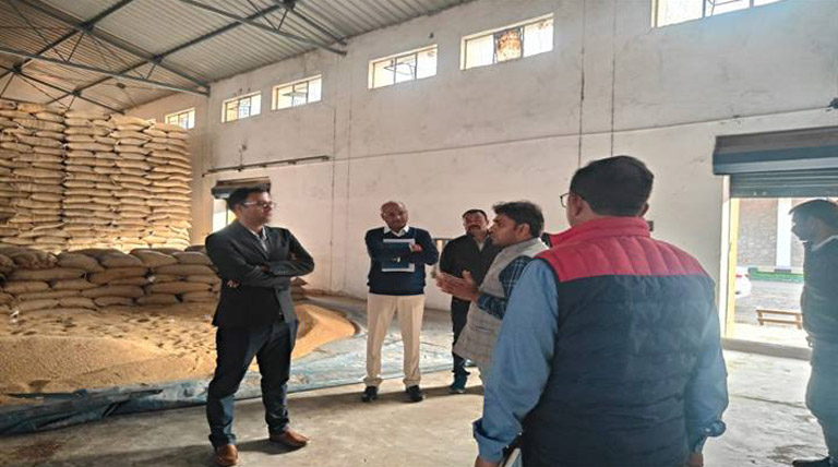 कटनी: उपार्जन में लापरवाही पर चार केंद्र प्रभारियों को दो साल के लिए हटाया