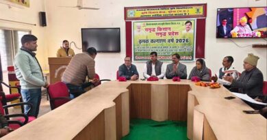 मुरैना जिले के विकास खण्डों में कृषि रथों को हरी झंडी दिखाकर रवाना किया