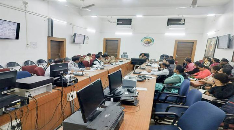 सिवनी कलेक्टर ने नरवाई प्रबंधन एवं प्राकृतिक खेती को बढ़ावा देने के दिए निर्देश