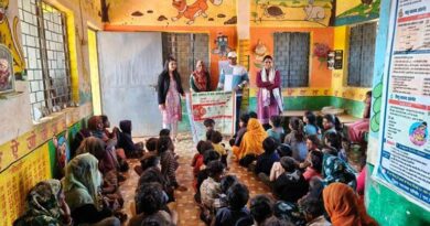 श्योपुर: आंगनवाड़ी केन्द्र में बांटे गए मोटे अनाज के लड्डू