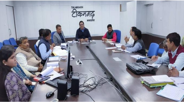टीकमगढ़ में जिला पशु कल्याण समिति की बैठक आयोजित