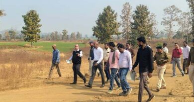 किसानों की फार्मर आईडी अनिवार्य, कलेक्टर ने गांव-गांव जाकर पंजीयन तेज करने के दिए निर्देश